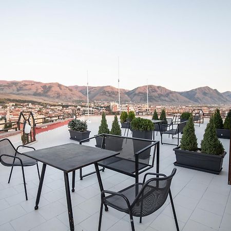 Suite Terrace Rooms & Apartments Korce Exterior foto