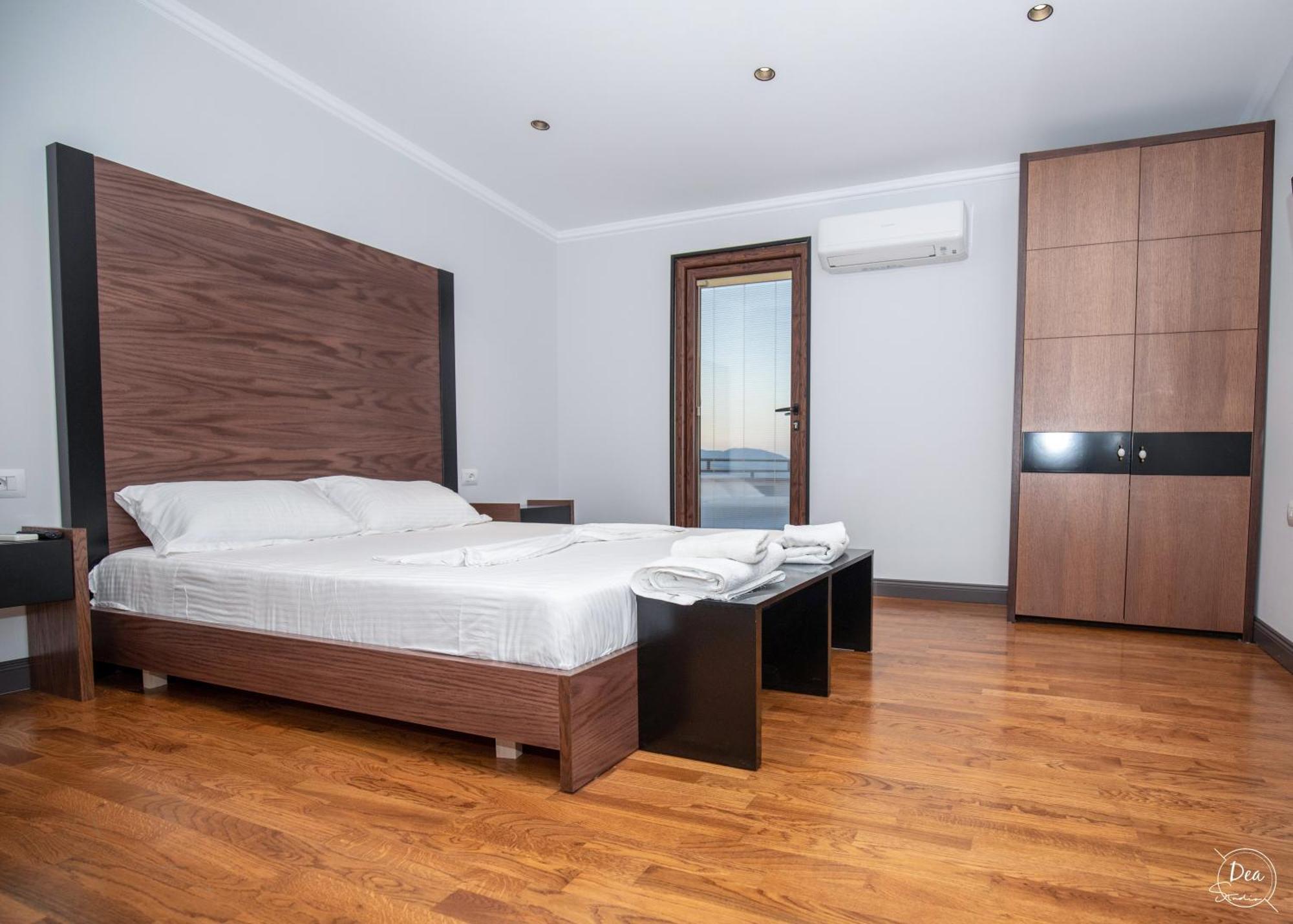 Suite Terrace Rooms & Apartments Korce Exterior foto