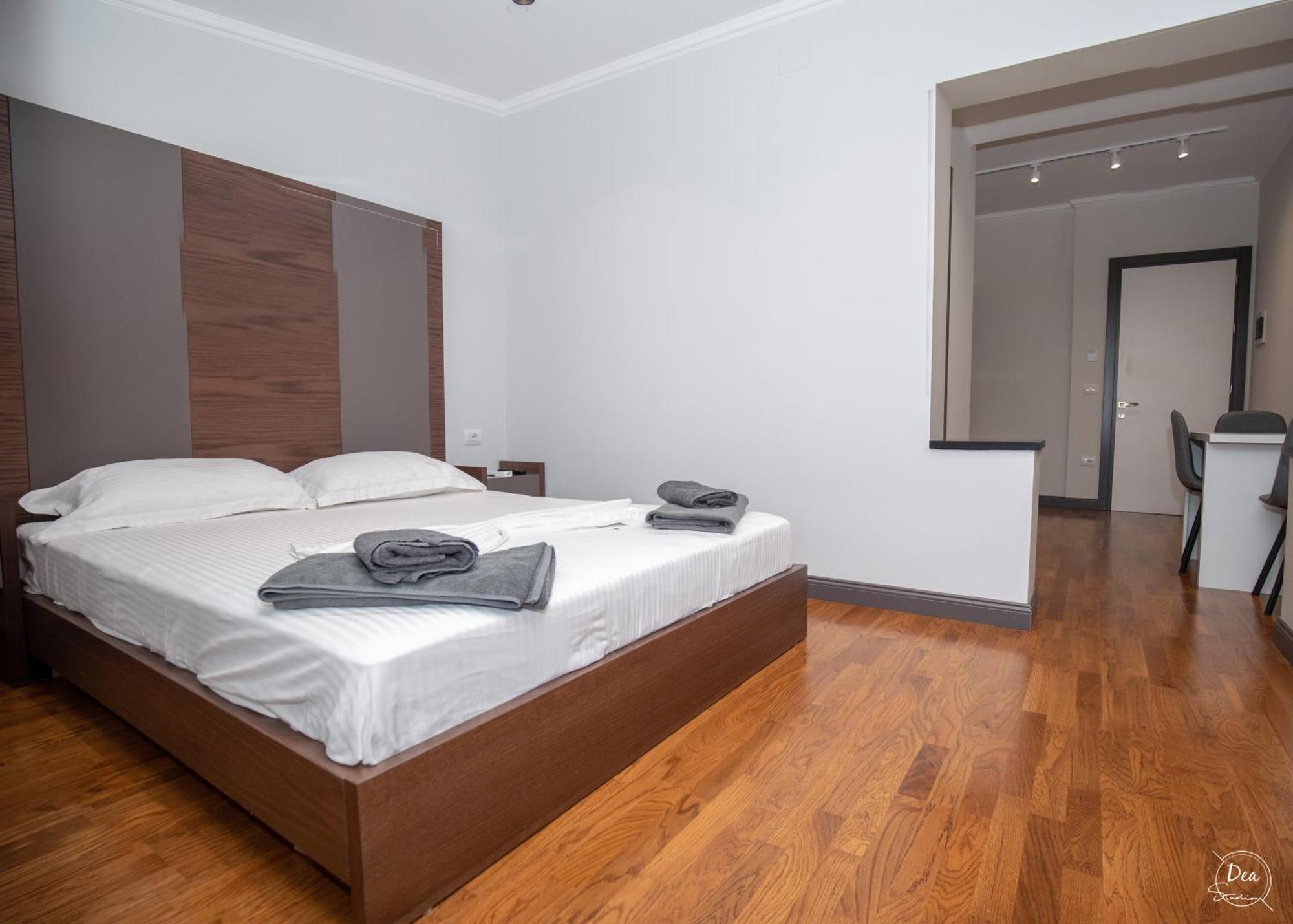 Suite Terrace Rooms & Apartments Korce Exterior foto